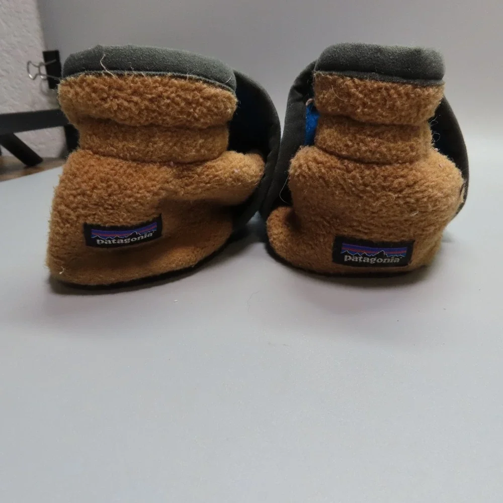 Patagonia Baby Synchilla‎ Booties - Size 12-24M